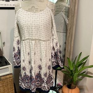 Love Tree Off the Should Dress